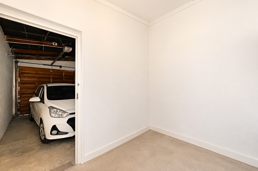 3 Bedroom Property for Sale in Bantry Bay Western Cape